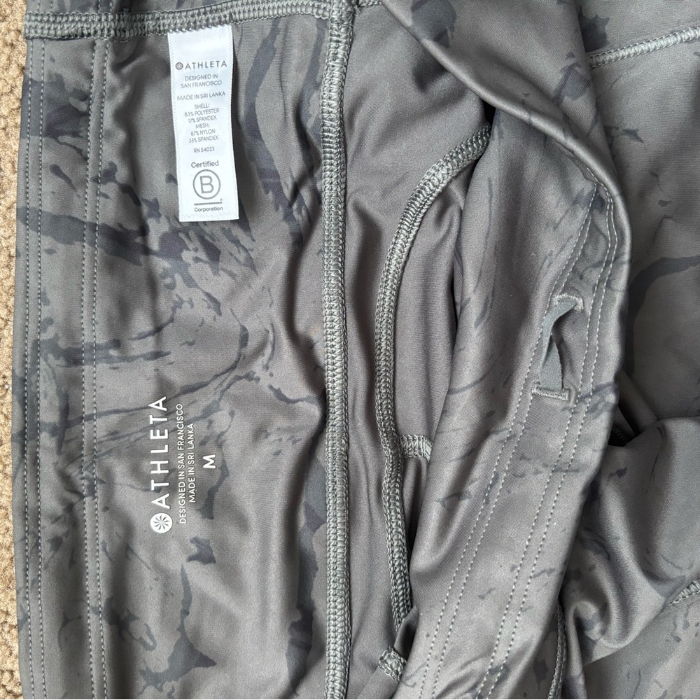 NEW Athleta women’s leggings - size medium - Picture 5 of 7